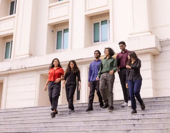 Students at HUS